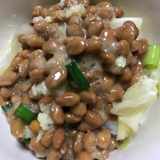 キャベツと納豆丼